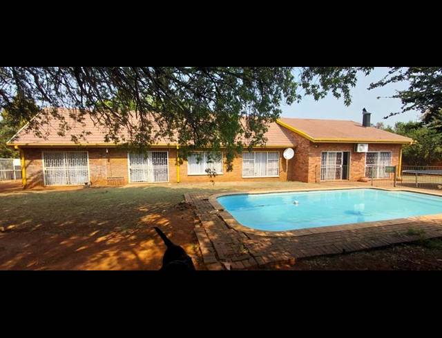 4 BEDROOM HOUSE FOR SALE IN UNIVERSITAS RIDGE